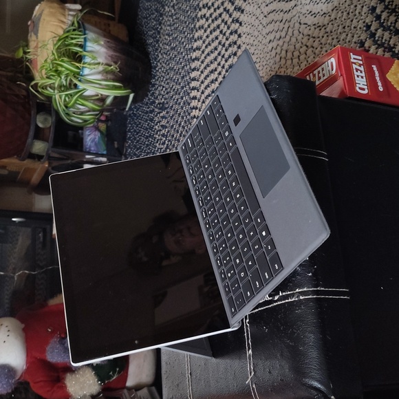 Laptop - Picture 9 of 9